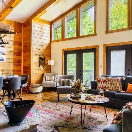 Woodhaven - Private - 3 Suites - Gorgeous Views - 3 Pools - Gamerm - Hottub - Lots Of Bears